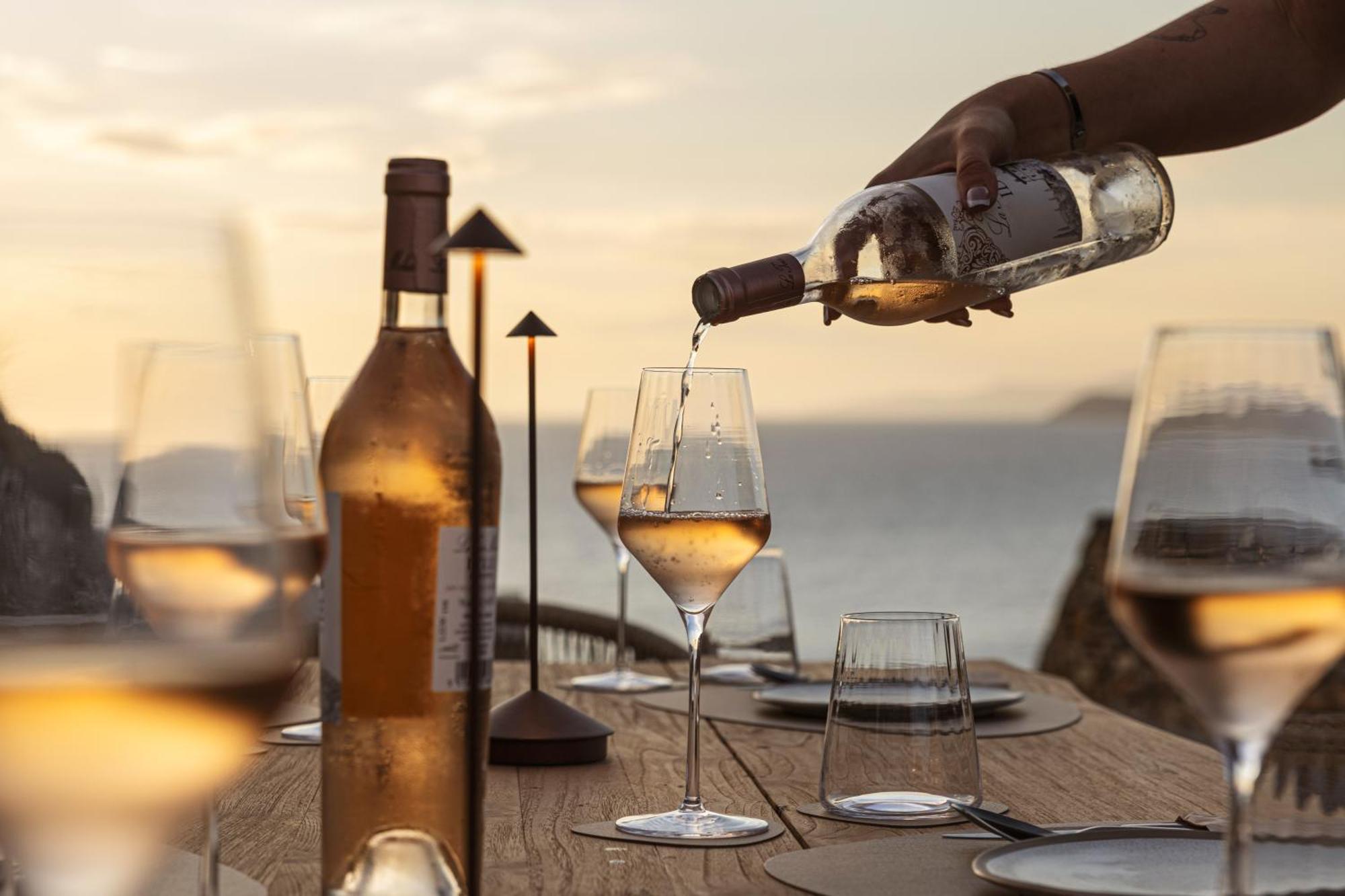 Yfes Hotel Kythnos Ngoại thất bức ảnh